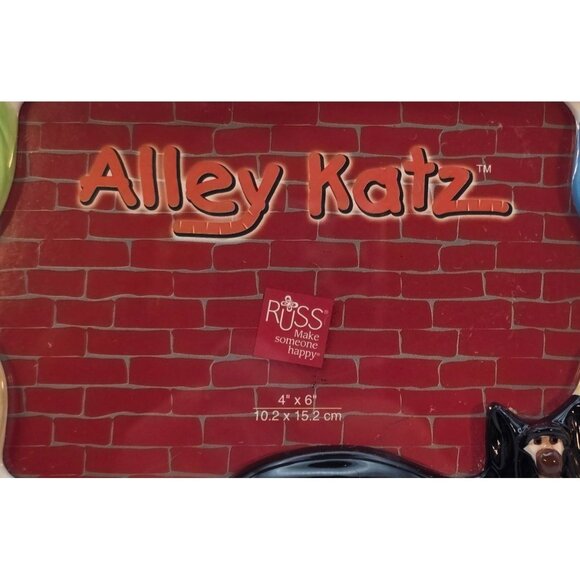 Vintage Russ Alley Katz Ceramic Picture Frame 3D Cats with Yarn Boader 4x6 - Picture 2 of 7